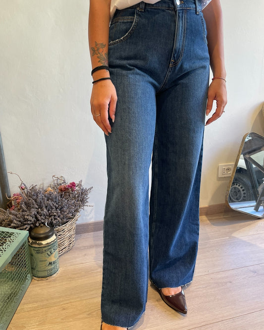 Jeans baggy taglio vivo art. MIA VICOLO