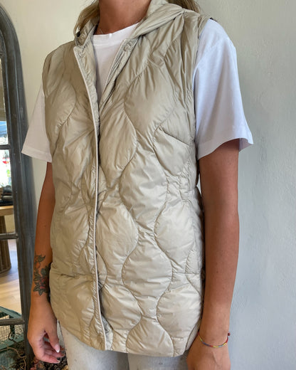 Gilet trapuntato con cappuccio art. TF0043 VICOLO