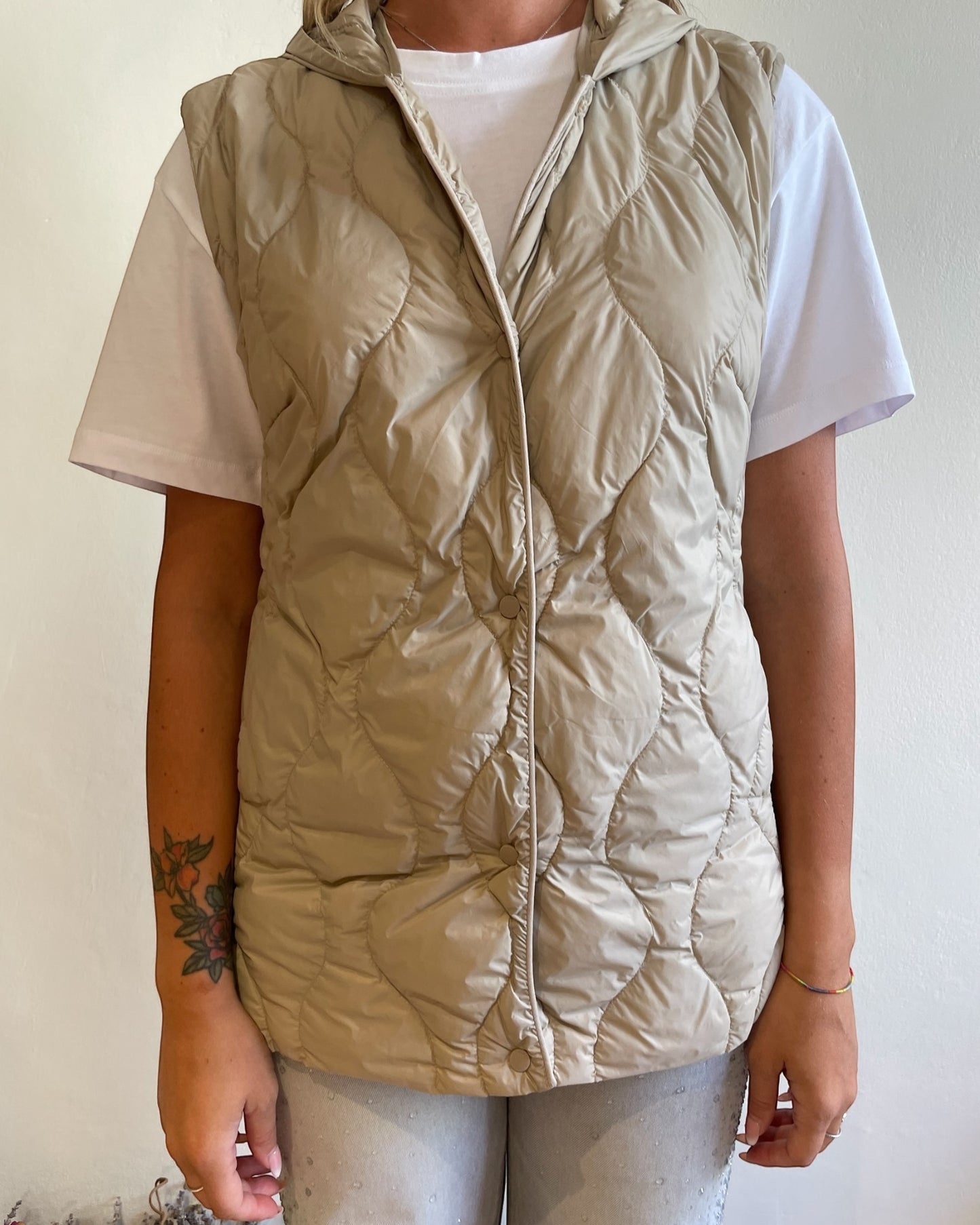 Gilet trapuntato con cappuccio art. TF0043 VICOLO