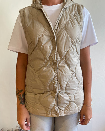 Gilet trapuntato con cappuccio art. TF0043 VICOLO