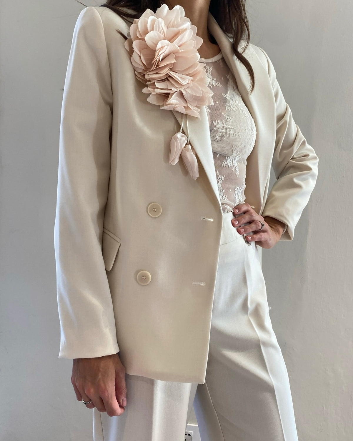 Tailleur con giacca doppiopetto e pantalone ampio art. N493UNOCCI PLEASE