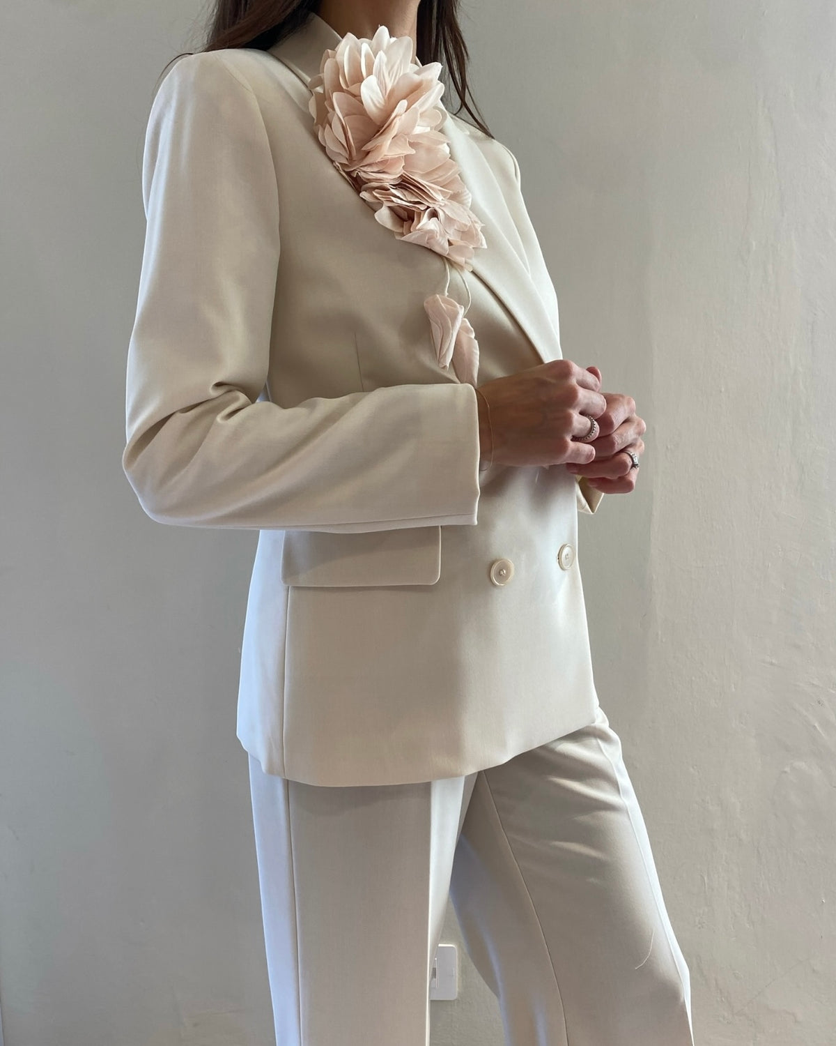Tailleur con giacca doppiopetto e pantalone ampio art. N493UNOCCI PLEASE