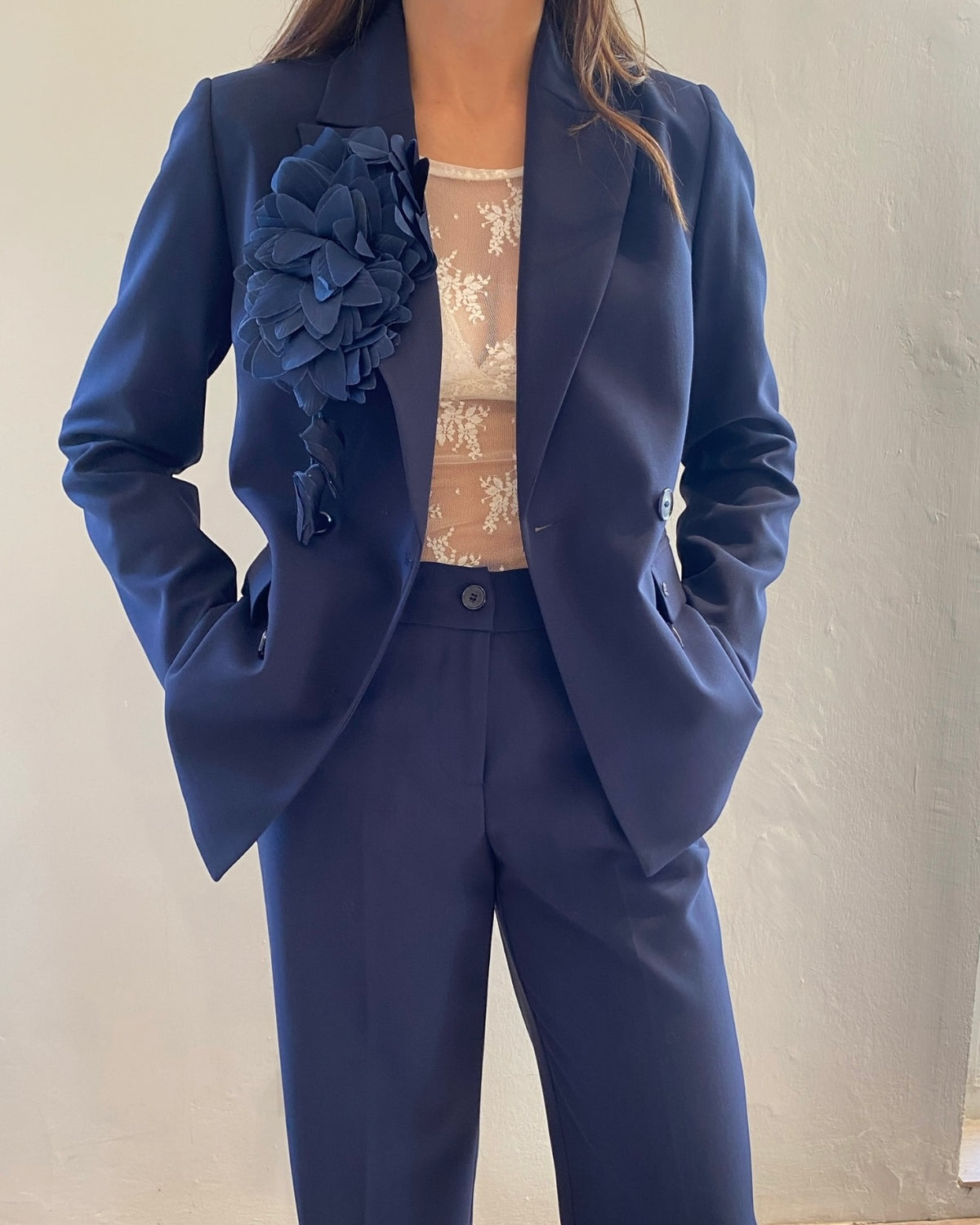 Tailleur con giacca doppiopetto e pantalone ampio art. N493UNOCCI PLEASE