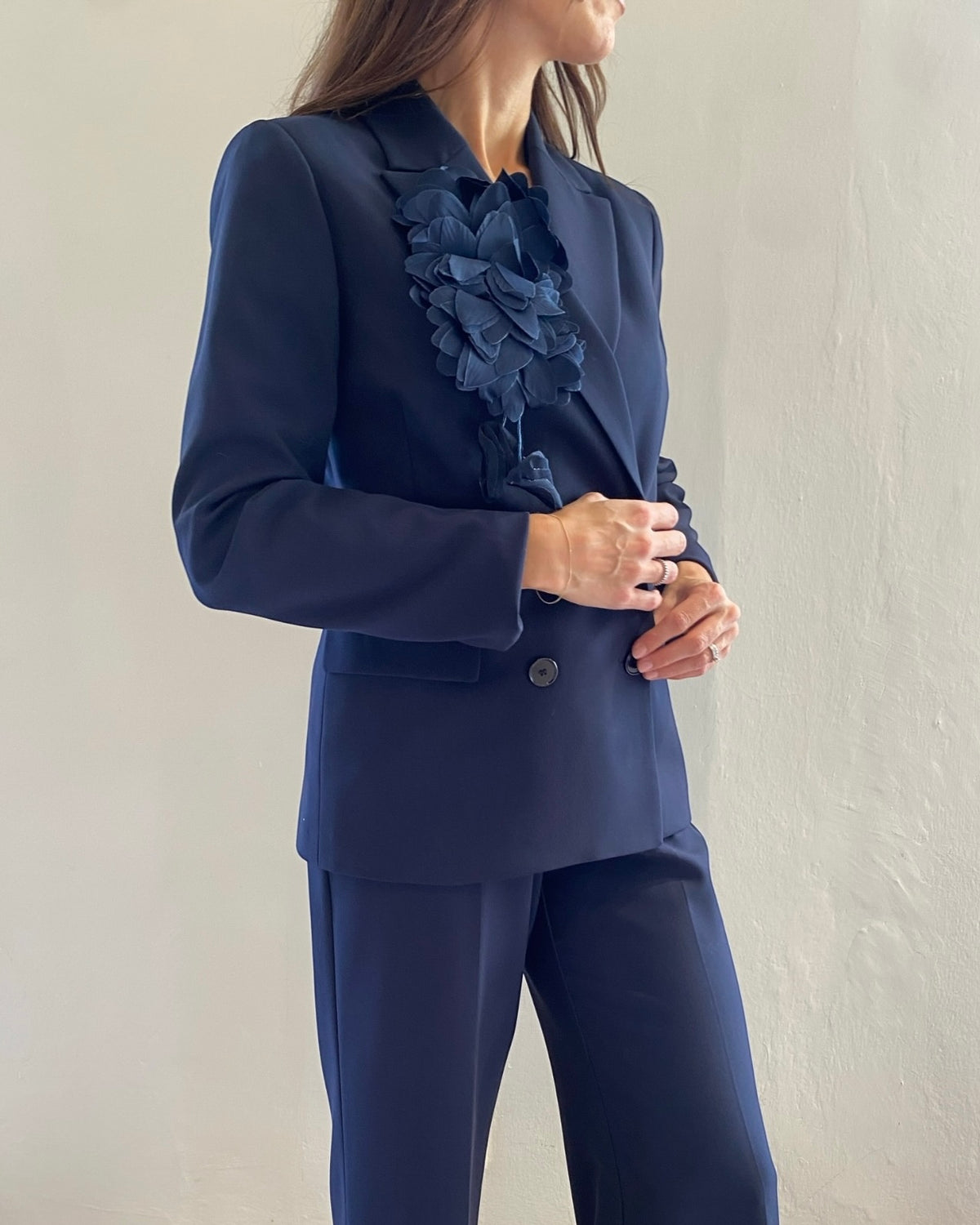 Tailleur con giacca doppiopetto e pantalone ampio art. N493UNOCCI PLEASE
