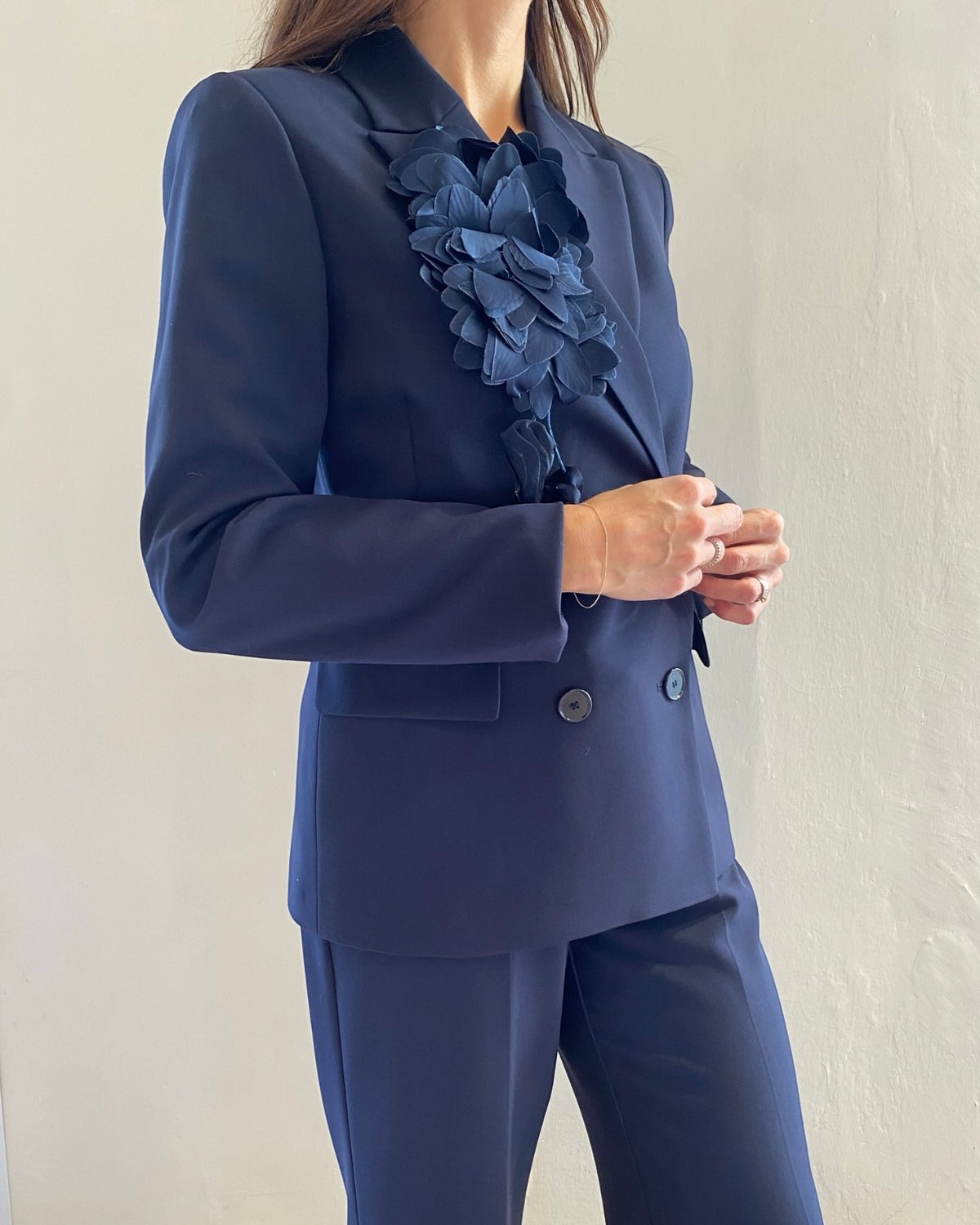 Tailleur con giacca doppiopetto e pantalone ampio art. N493UNOCCI PLEASE