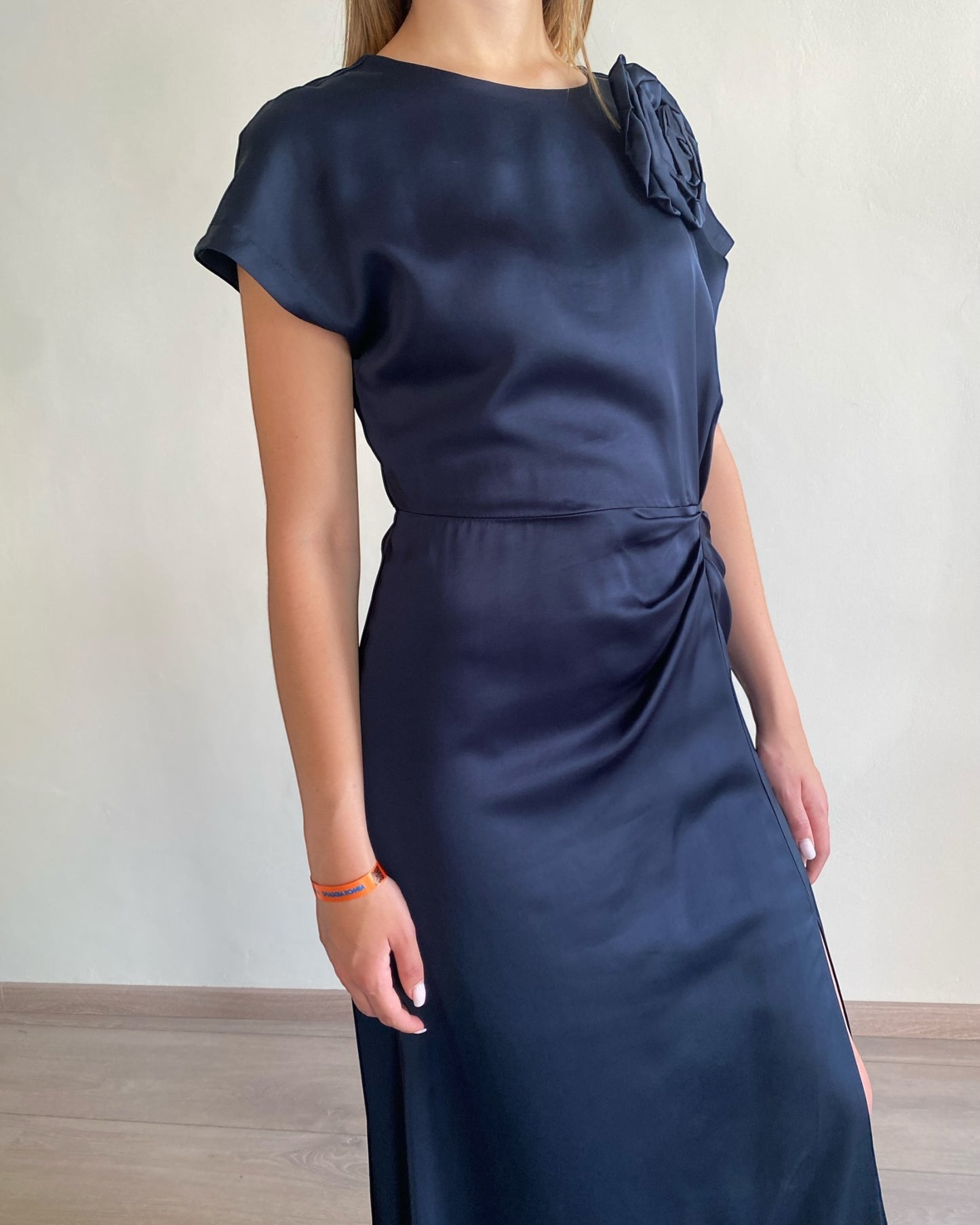 Abito raso con spilla art. A50368MO MOTEL