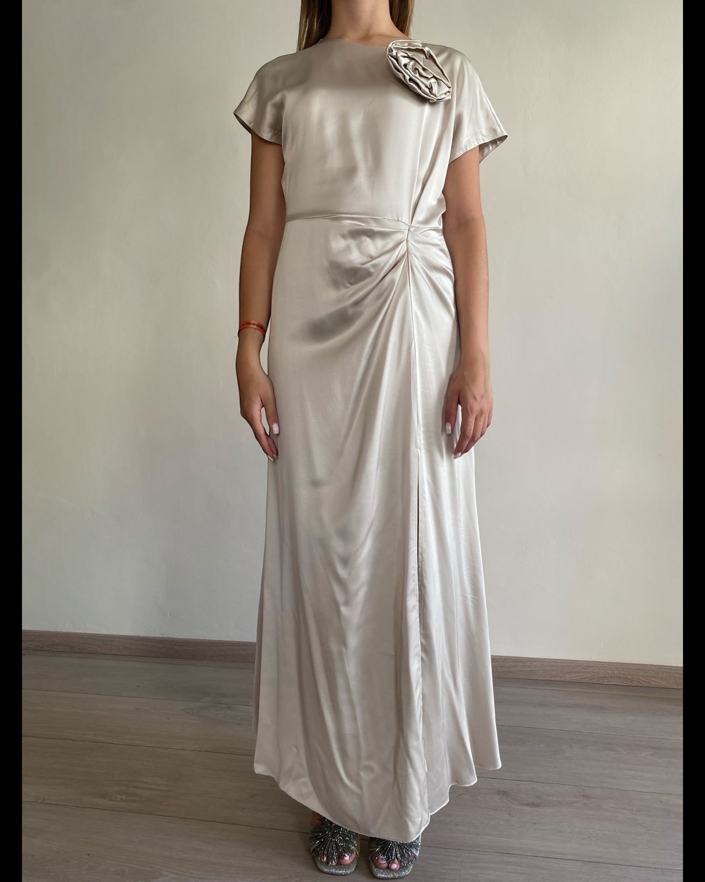 Abito raso con spilla art. A50368MO MOTEL
