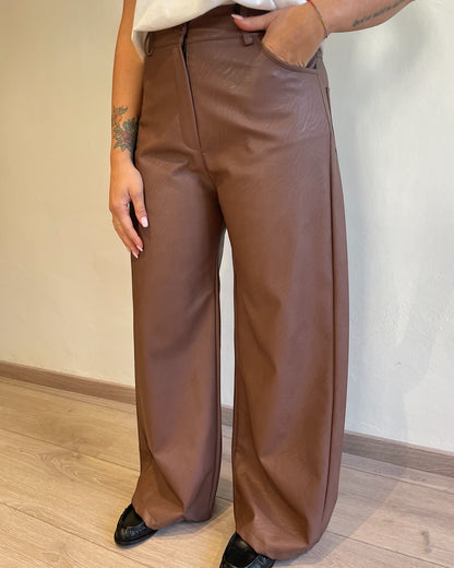 Pantaloni palazzo ecopelle con tasconi art. 224155-PE25