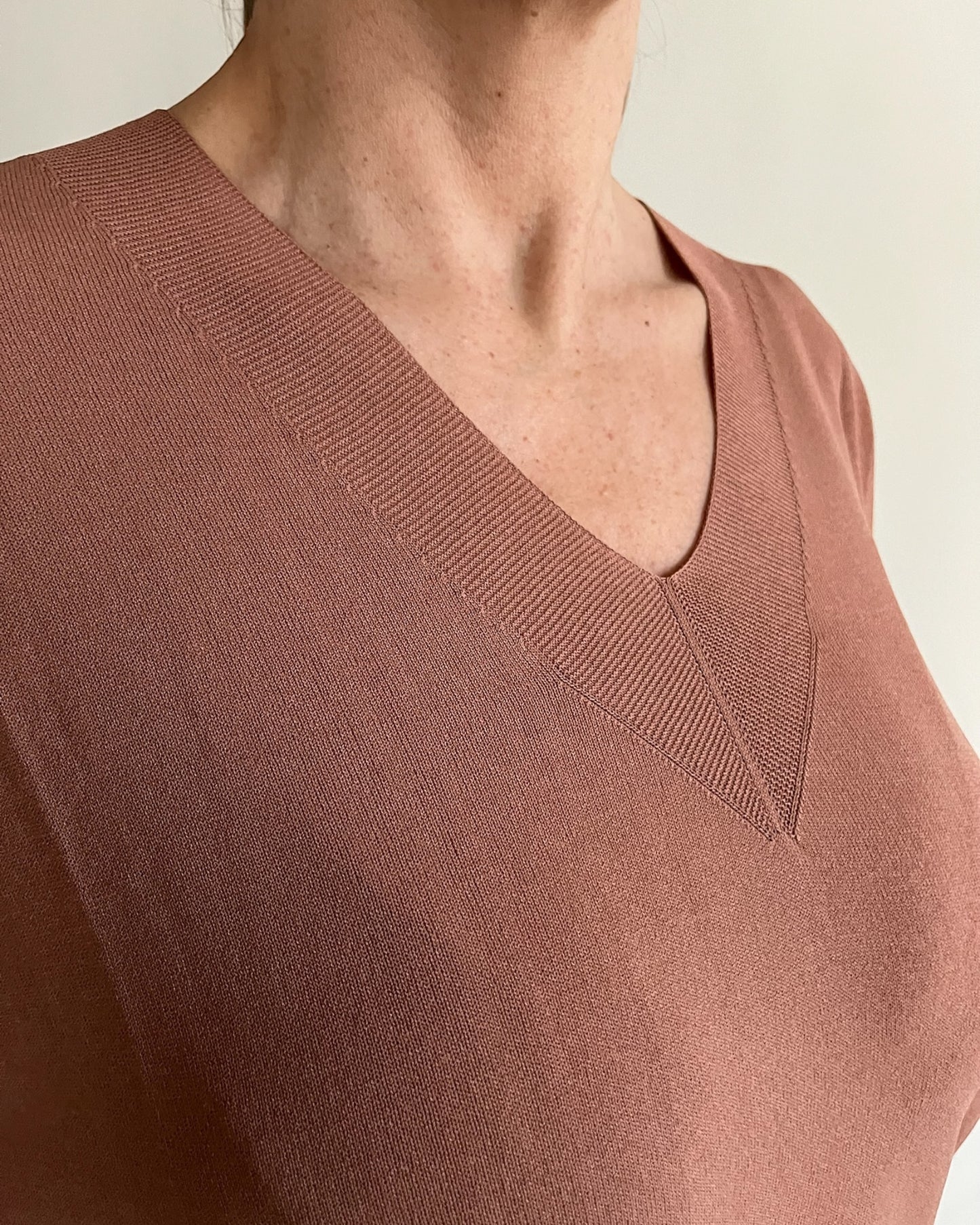 Maglia scatoletta scollo V art. 101508 CHEAP&CHIC