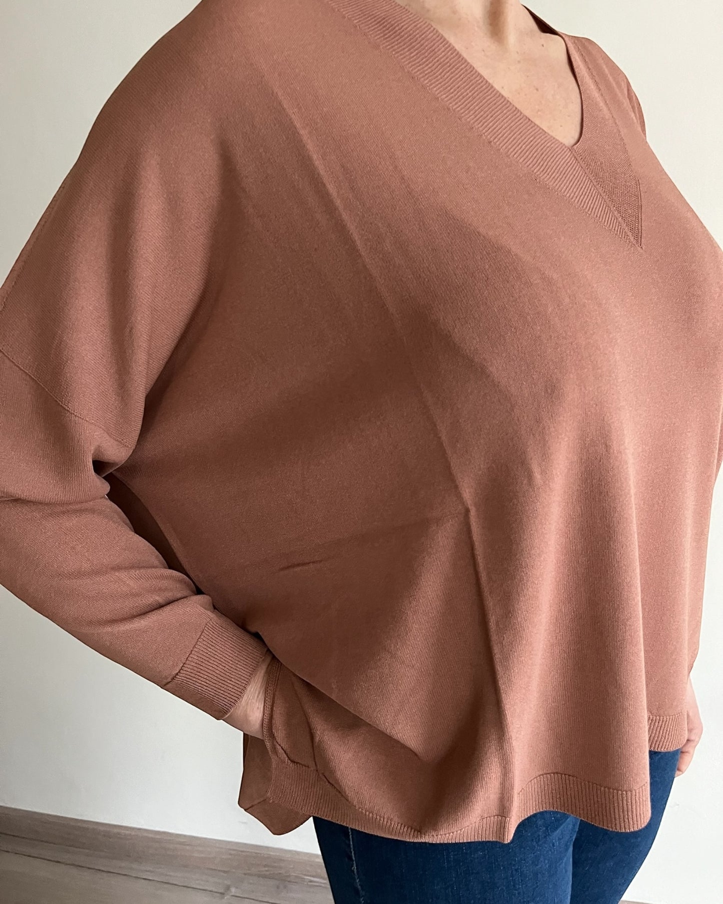 Maglia scatoletta scollo V art. 101508 CHEAP&CHIC