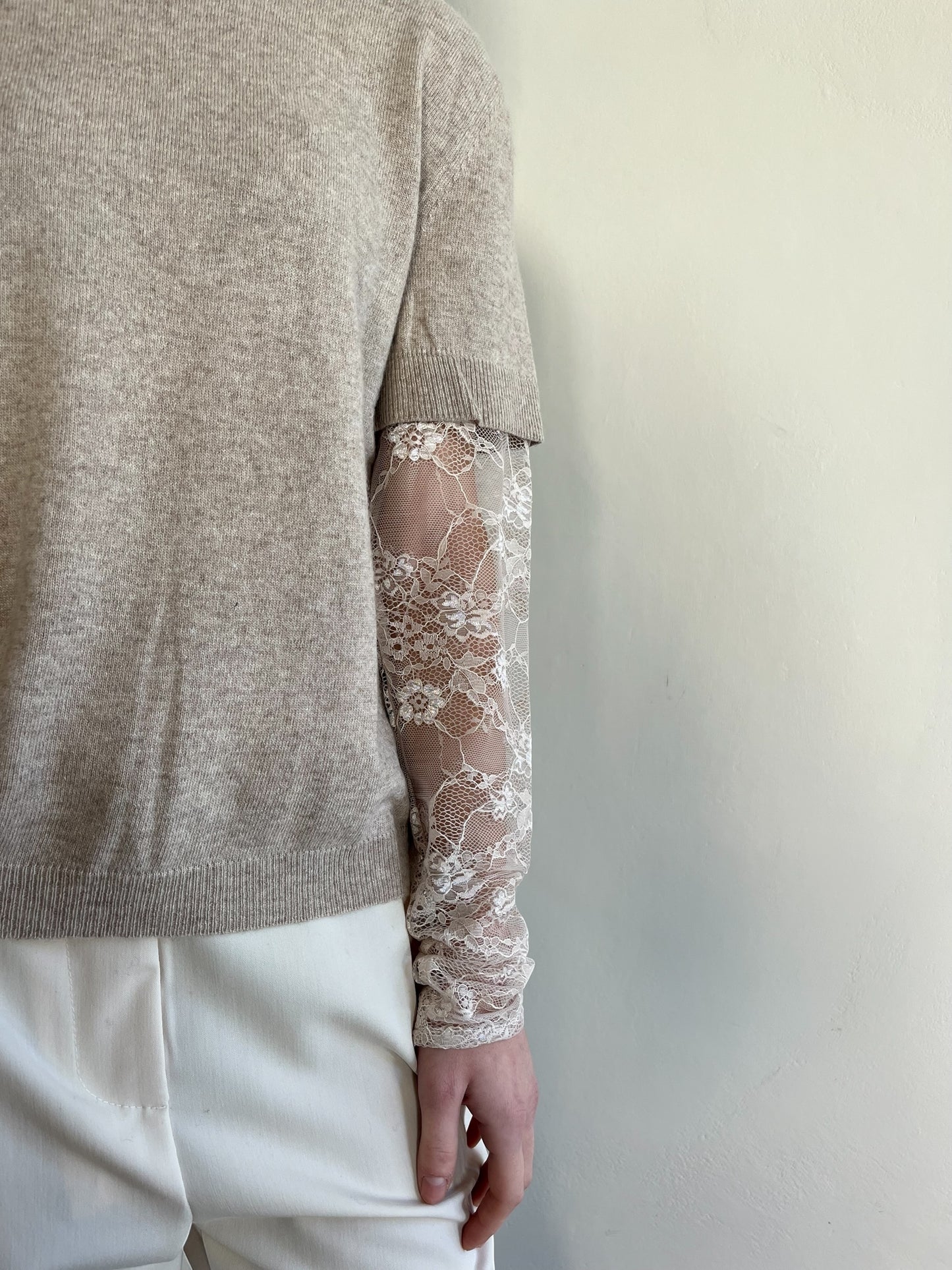 Maglia con maniche in pizzo art. 22199F VICOLO