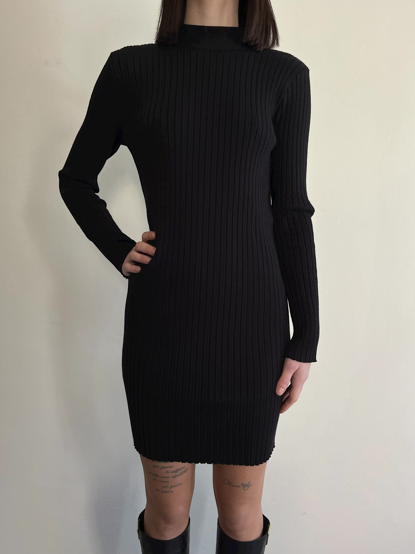 Abito con scollo posteriore art. 22217F VICOLO