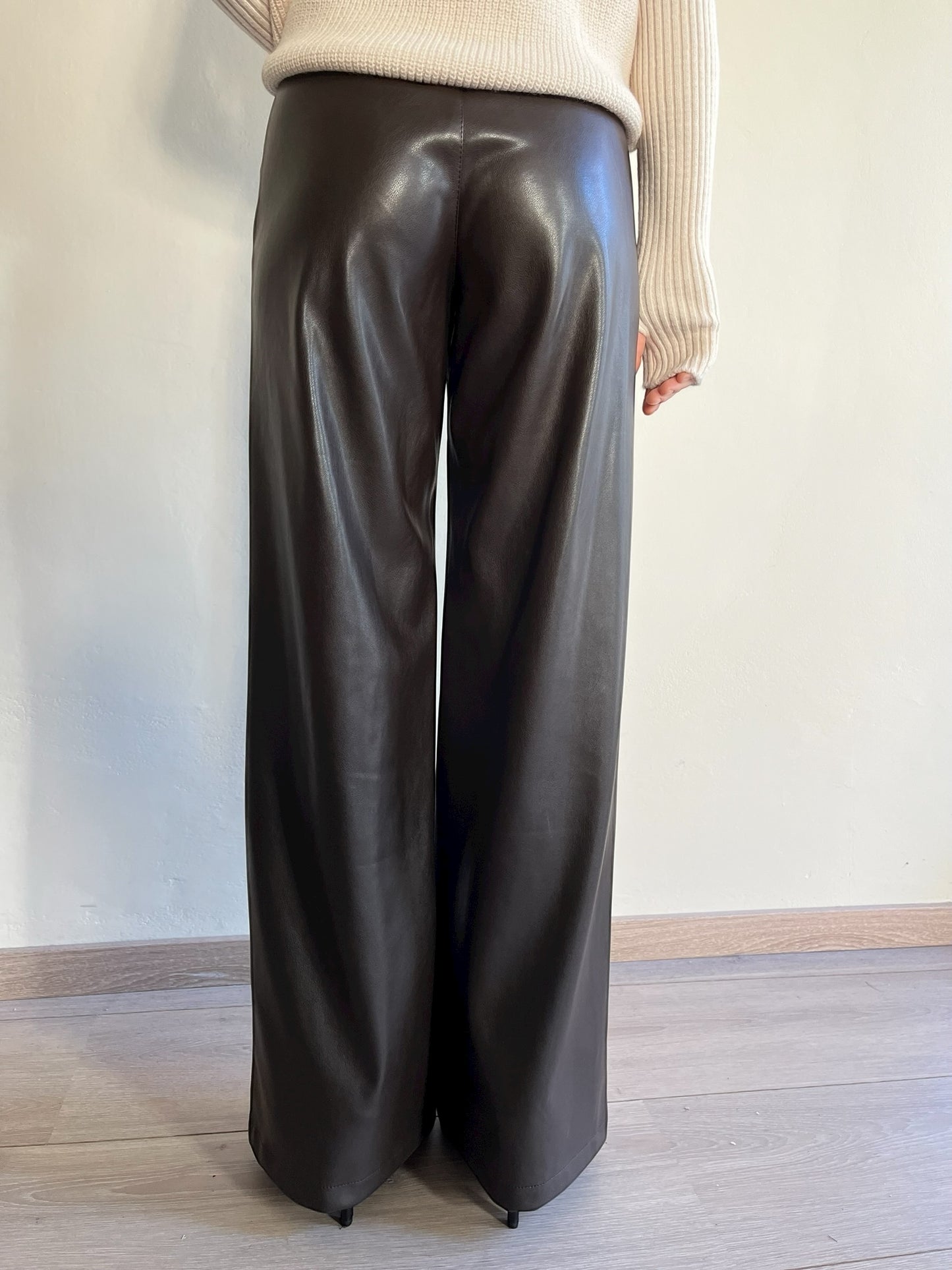 Pantalone ecopelle con elastico in vita art. 225219 TENSIONE IN