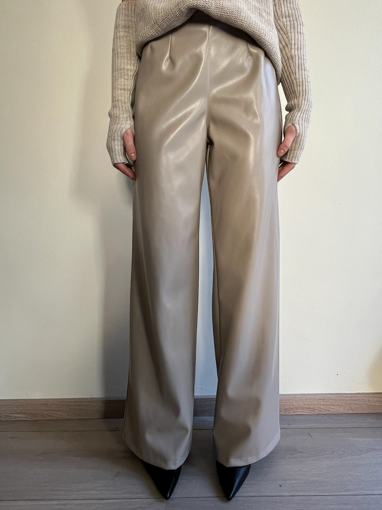 Pantalone ecopelle con elastico in vita art. 225219 TENSIONE IN
