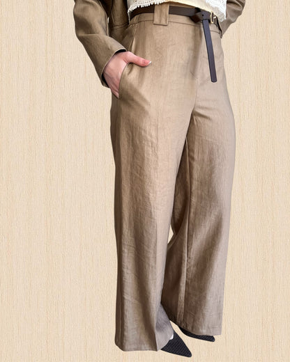 Tailleur giacca monopetto + pantalone palazzo e cintura in ecopelle TENSIONE IN