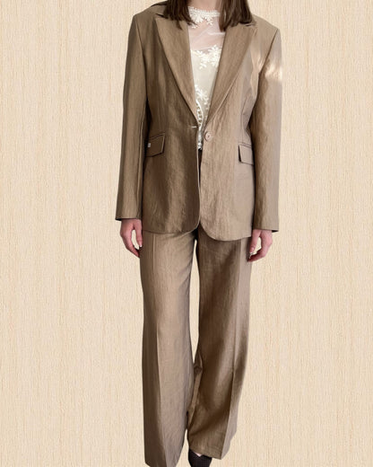 Tailleur giacca monopetto + pantalone palazzo e cintura in ecopelle TENSIONE IN