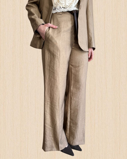 Tailleur giacca monopetto + pantalone palazzo e cintura in ecopelle TENSIONE IN