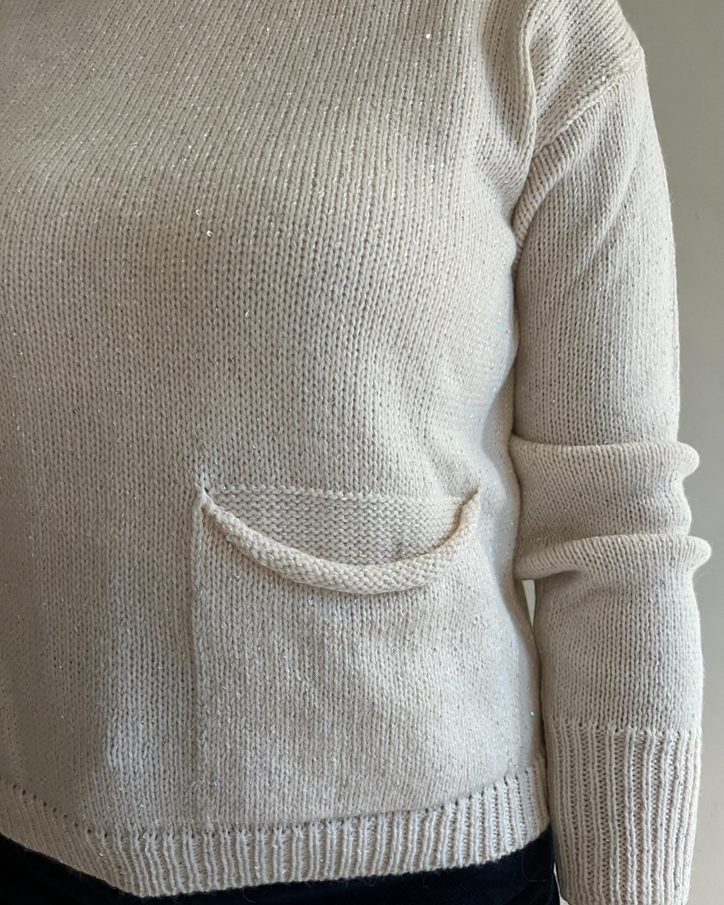 Maglia girocollo mini paillettes con taschino art. 10401 SUERTE