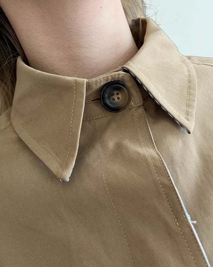 Trench lungo con rifiniture a righe art. PE260002CAMP TENSIONE IN