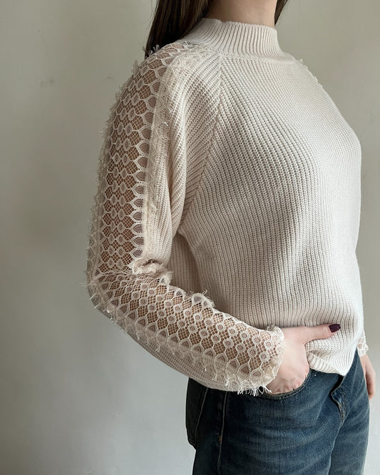 Maglia con ricami in pizzo su maniche art. M701Y167 DIXIE