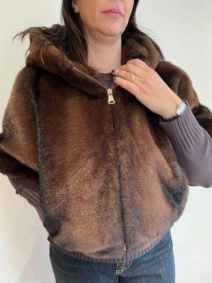 Ecopelliccia con cappuccio e manica corta art. 0590 CHEAP&CHIC