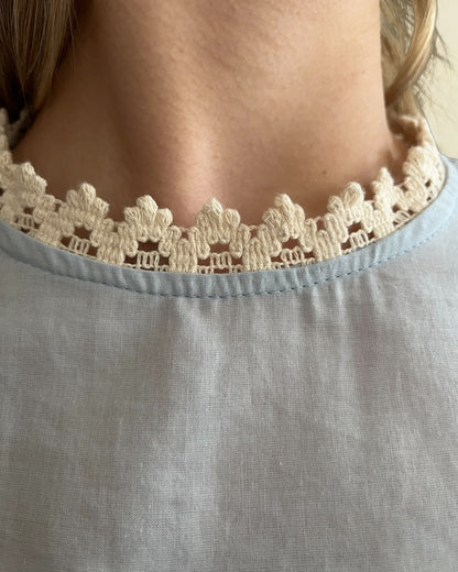 Blusa con ricami e spalline art. S26C352 MOTEL