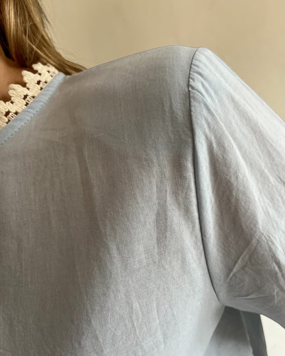 Blusa con ricami e spalline art. S26C352 MOTEL