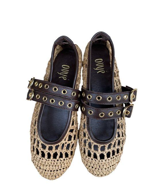 Mary Jane in rafia art. SF100251380