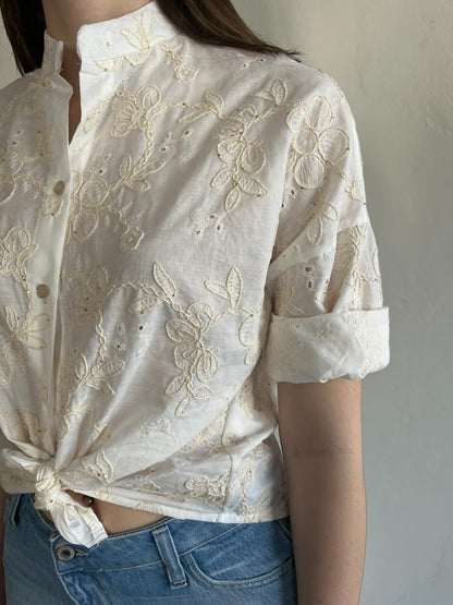 Camicia coreana con ricami e micro paillettes art. 3313T96 CHEAP&CHIC