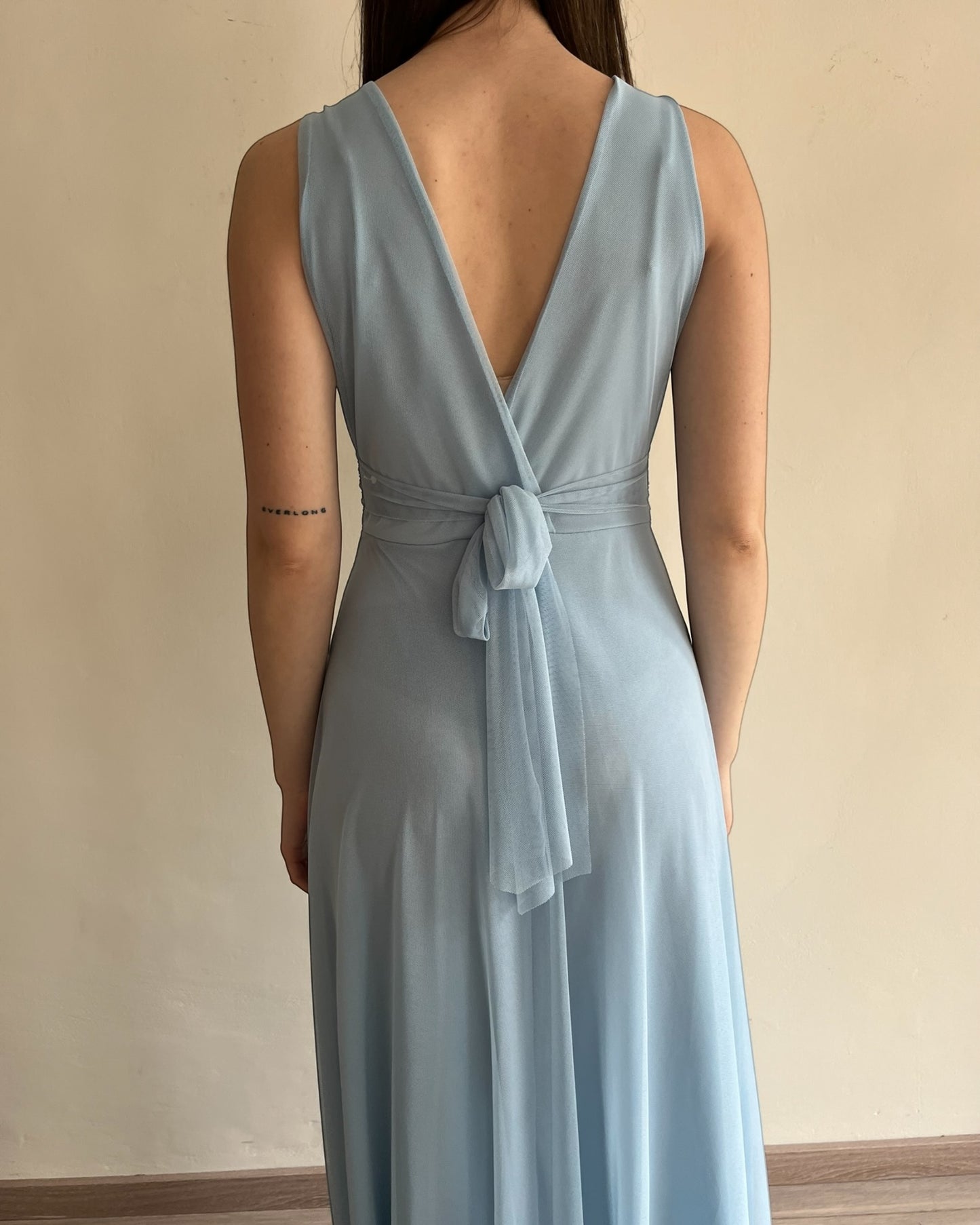 Abito lungo in tulle con scollo V CHEAP&CHIC