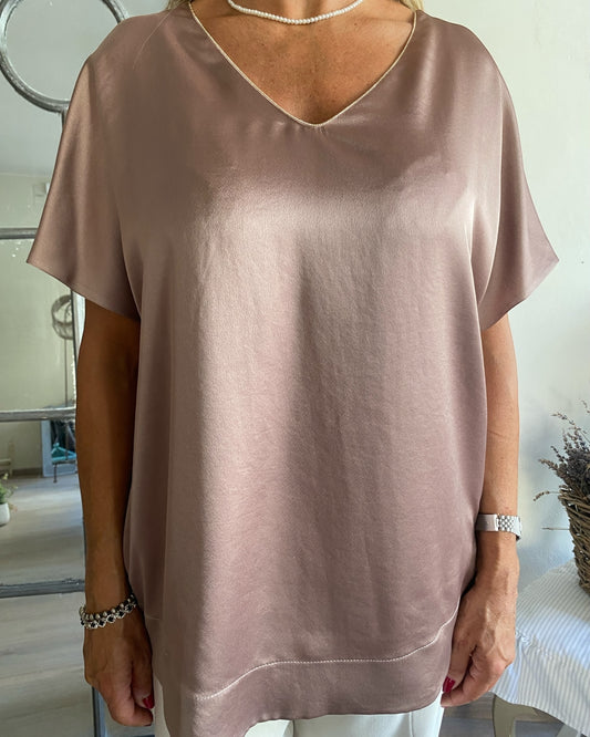 T-shirt scollo a V con catenina art. L7YBF MAGENTA Lola by SANDRO FERRONE