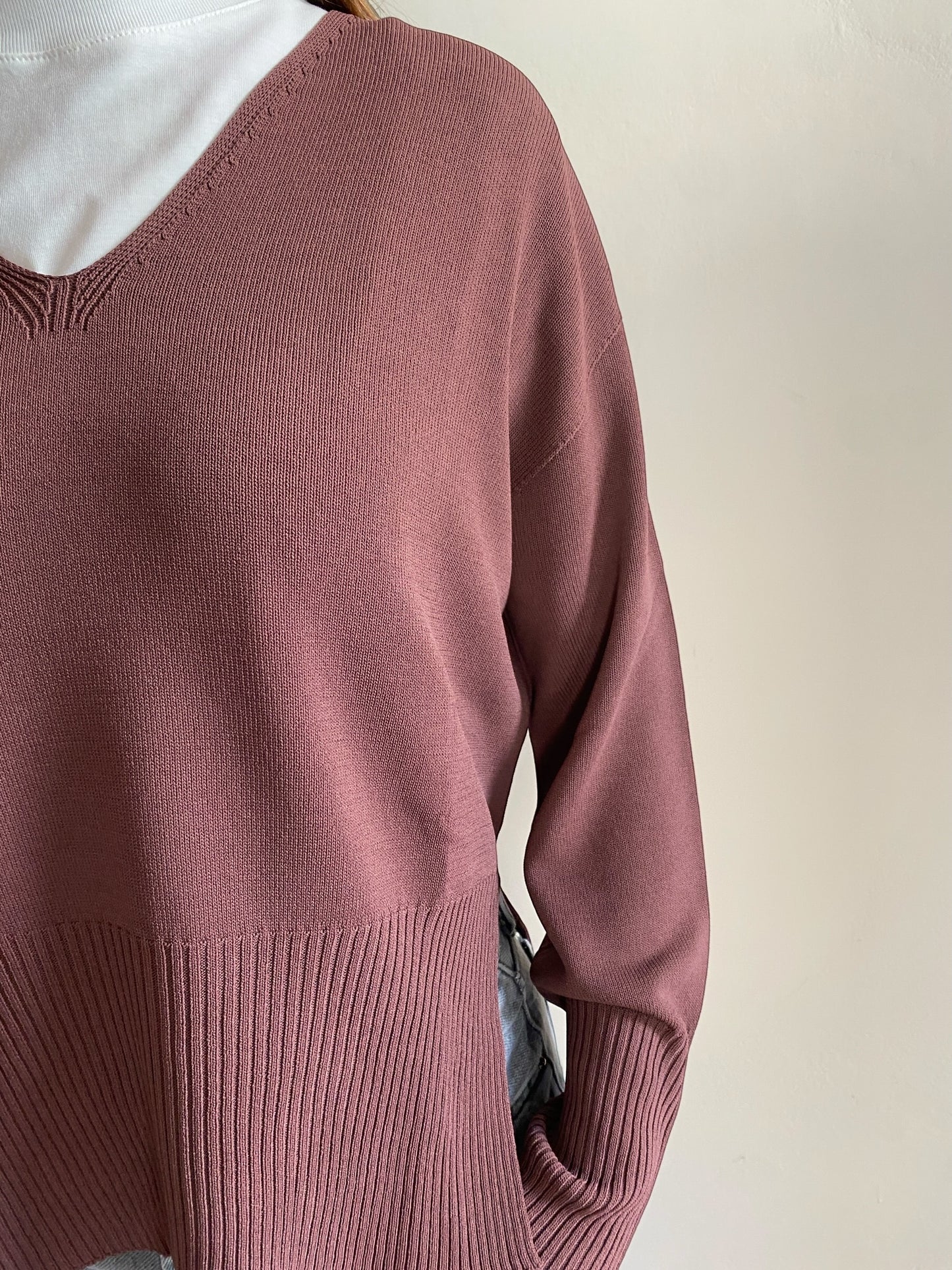 Maglia scollo V con spacchetto laterale art. S9XBF PARIS SANDRO FERRONE