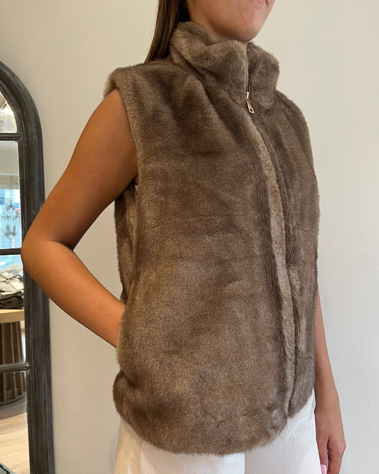 Gilet ecopelliccia con cerniera art. 0575 CHEAP&CHIC