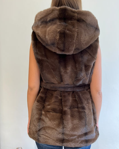 Gilet ecopelliccia con cappuccio e cintura art. 0520 CHEAP&CHIC