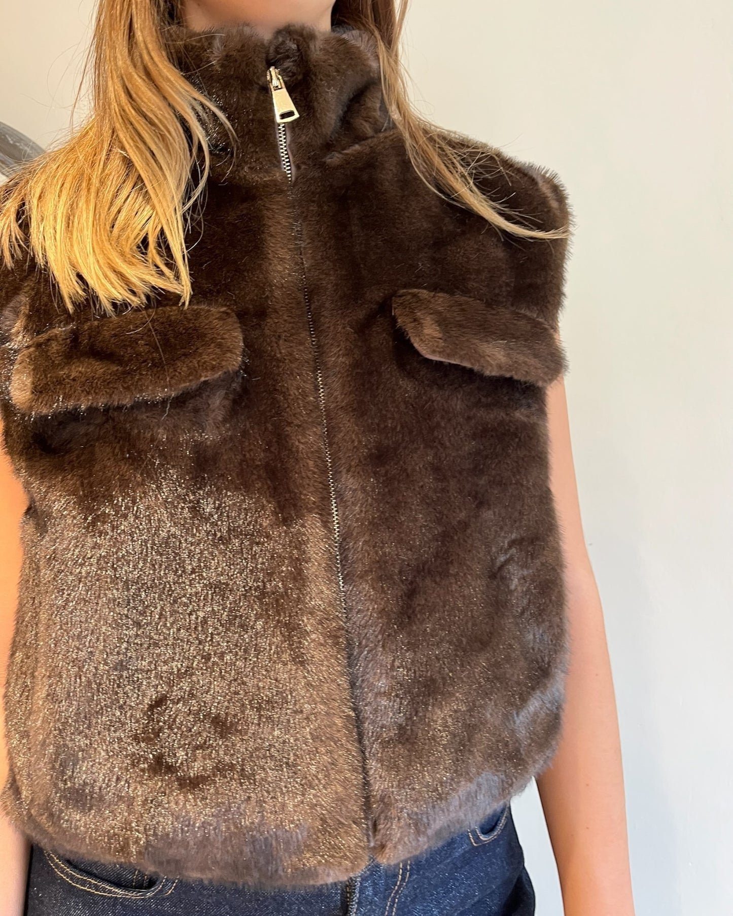 Gilet ecopelliccia con finte tasche art. 0561 CHEAP&CHIC