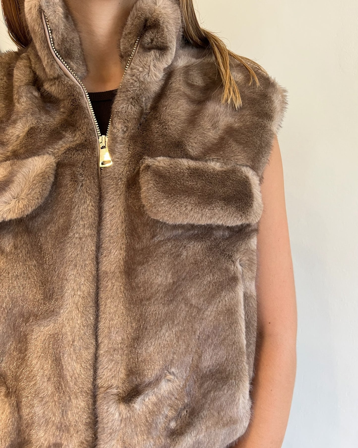 Gilet ecopelliccia con finte tasche art. 0561 CHEAP&CHIC