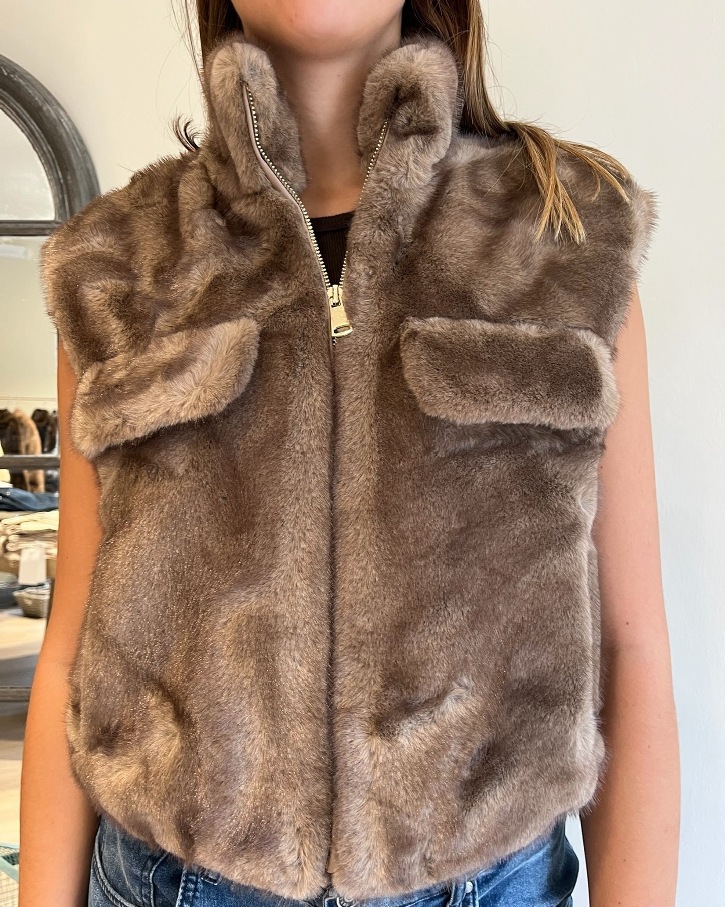 Gilet ecopelliccia con finte tasche art. 0561 CHEAP&CHIC