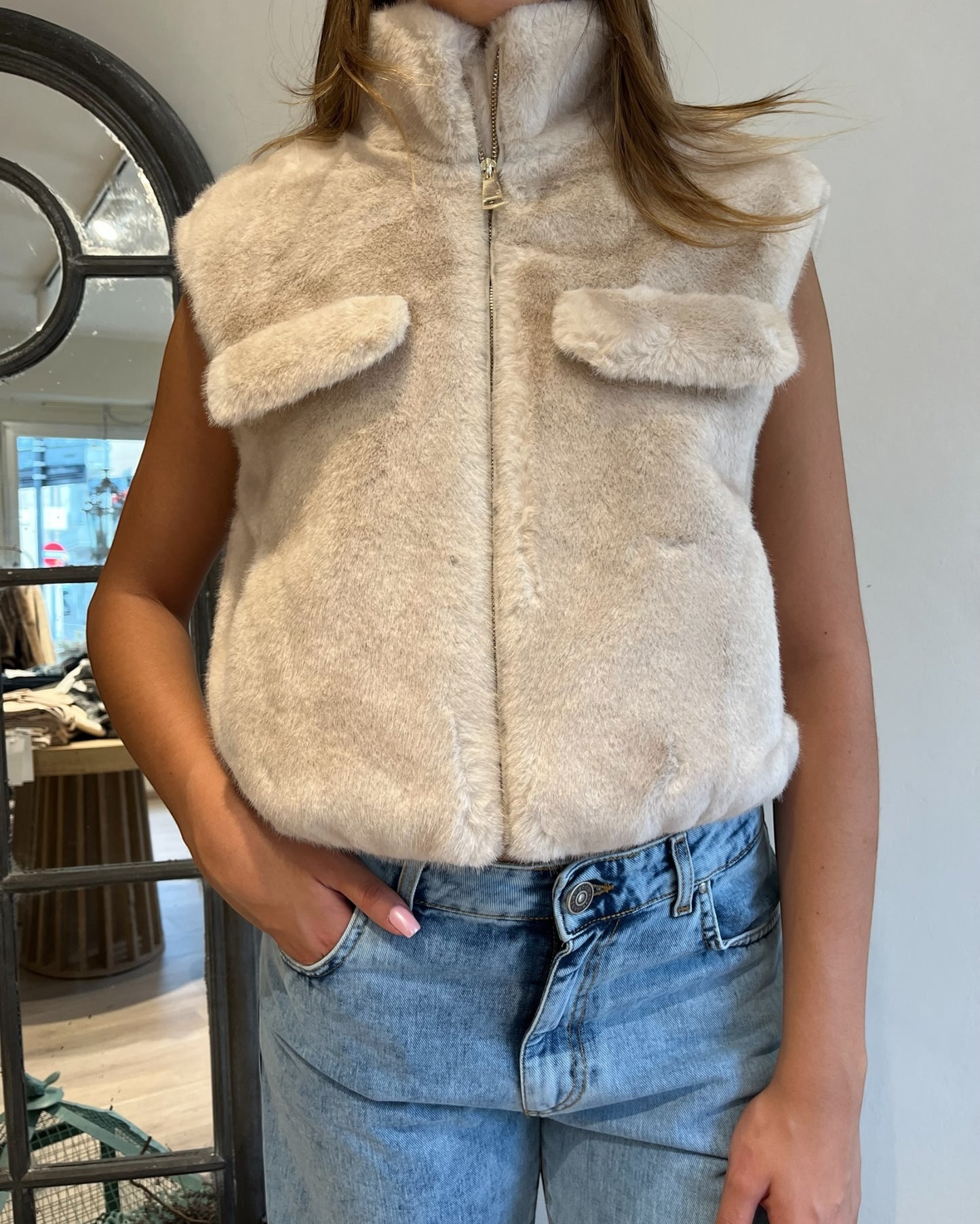 Gilet ecopelliccia con finte tasche art. 0561 CHEAP&CHIC