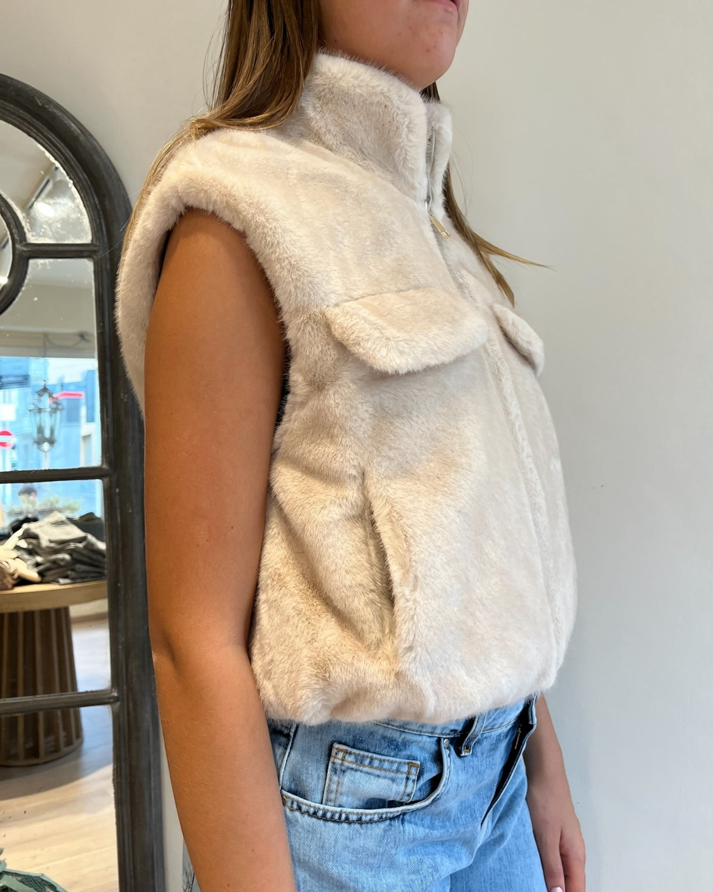 Gilet ecopelliccia con finte tasche art. 0561 CHEAP&CHIC