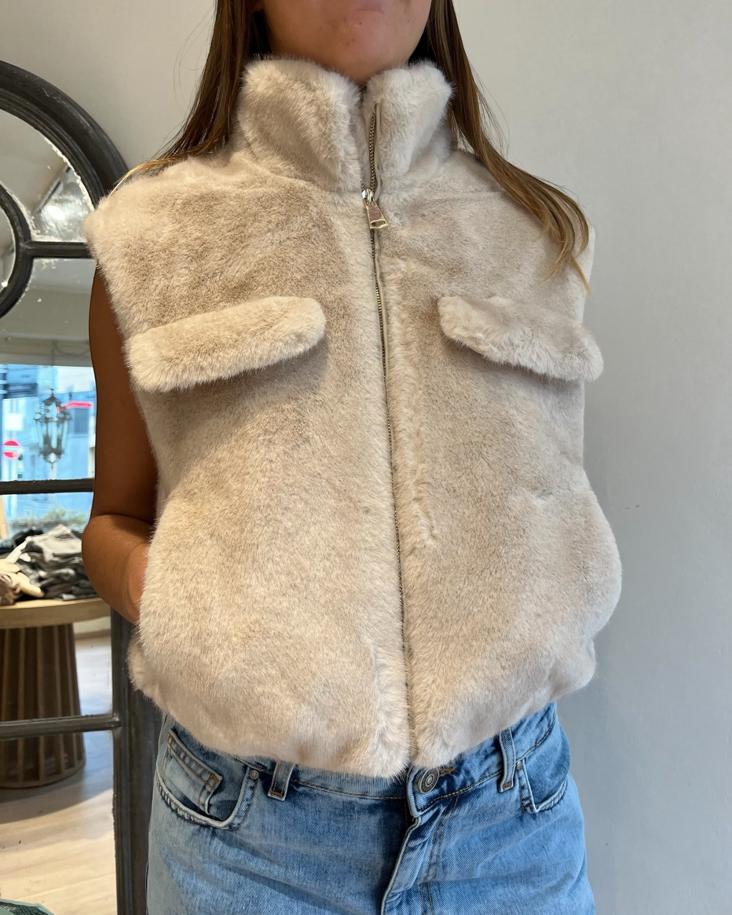 Gilet ecopelliccia con finte tasche art. 0561 CHEAP&CHIC