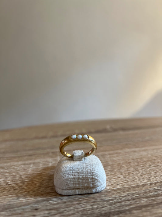 Anello tre perle Incastonate